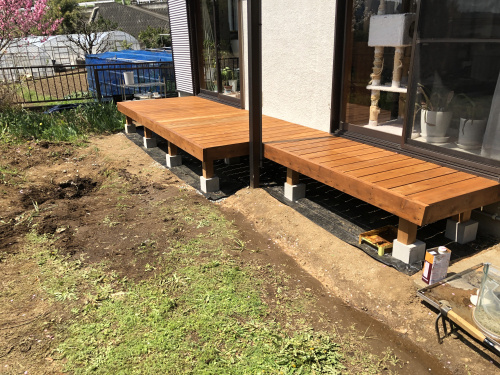 広いお庭にウッドデッキ♪の画像