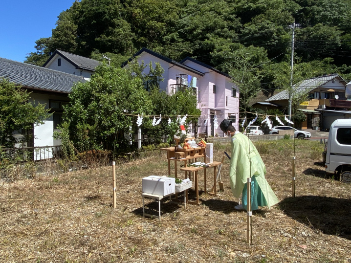 炎天下の地鎮祭の画像