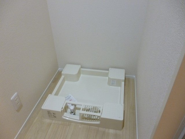 【洗濯機の防水パンとは？】機能やサイズの測り方、掃除方法について