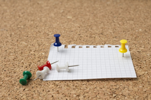 賃貸アパートでも画びょうを使えるか知りたい！使用の可否や注意点とは