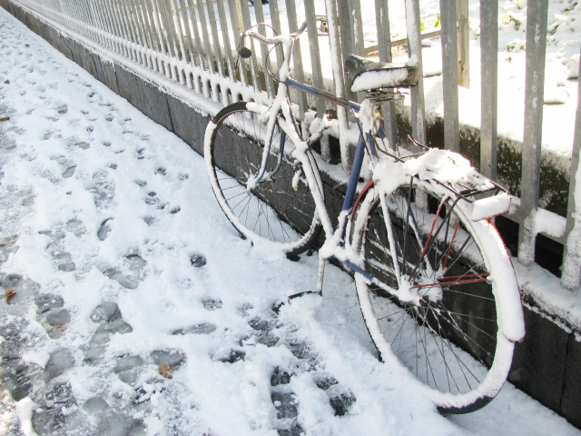 雪国で暮らしても安全に自転車に乗る方法とは？おすすめアイテムも紹介の画像