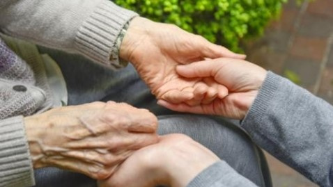 認知症になった親の不動産｜売却するための法定後見制度とは