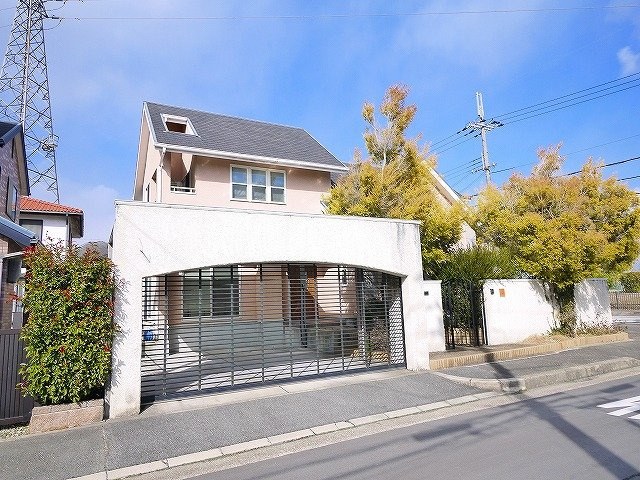 もはやこれは豪邸？「西千代ヶ丘1丁目貸家」