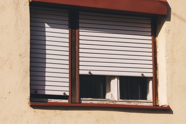 マイホームに窓シャッターを設置するメリットを解説の画像