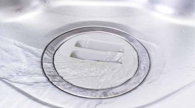 【最新版】排水溝の臭いを絶つ！賃貸物件の場所ごとの原因と対処法をご紹介の画像