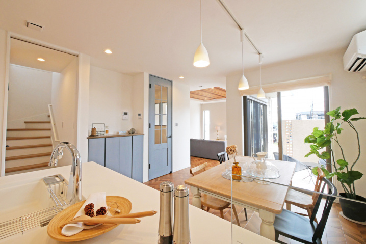 最新のWEBチラシがダウンロード無料です！の画像