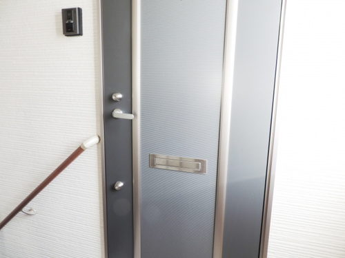 ドアにうっかり傷が 賃貸物件のドアに傷をつけてしまった場合の修理費用 賃貸最大仲介手数料無料のg One