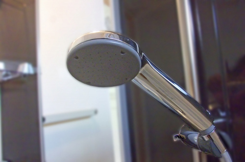 シャワーのみで十分？湯船なしの賃貸物件で暮らすメリット・デメリットとは