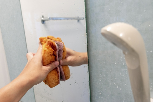 賃貸だからきれいにしておきたい！お風呂の鏡の汚れを効果的に落とす掃除の方法とは？
