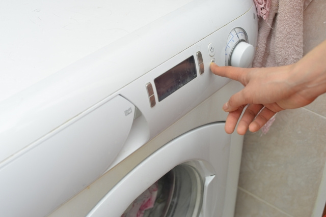 一人暮らしにおすすめ！洗濯機のサイズと値段は？の画像