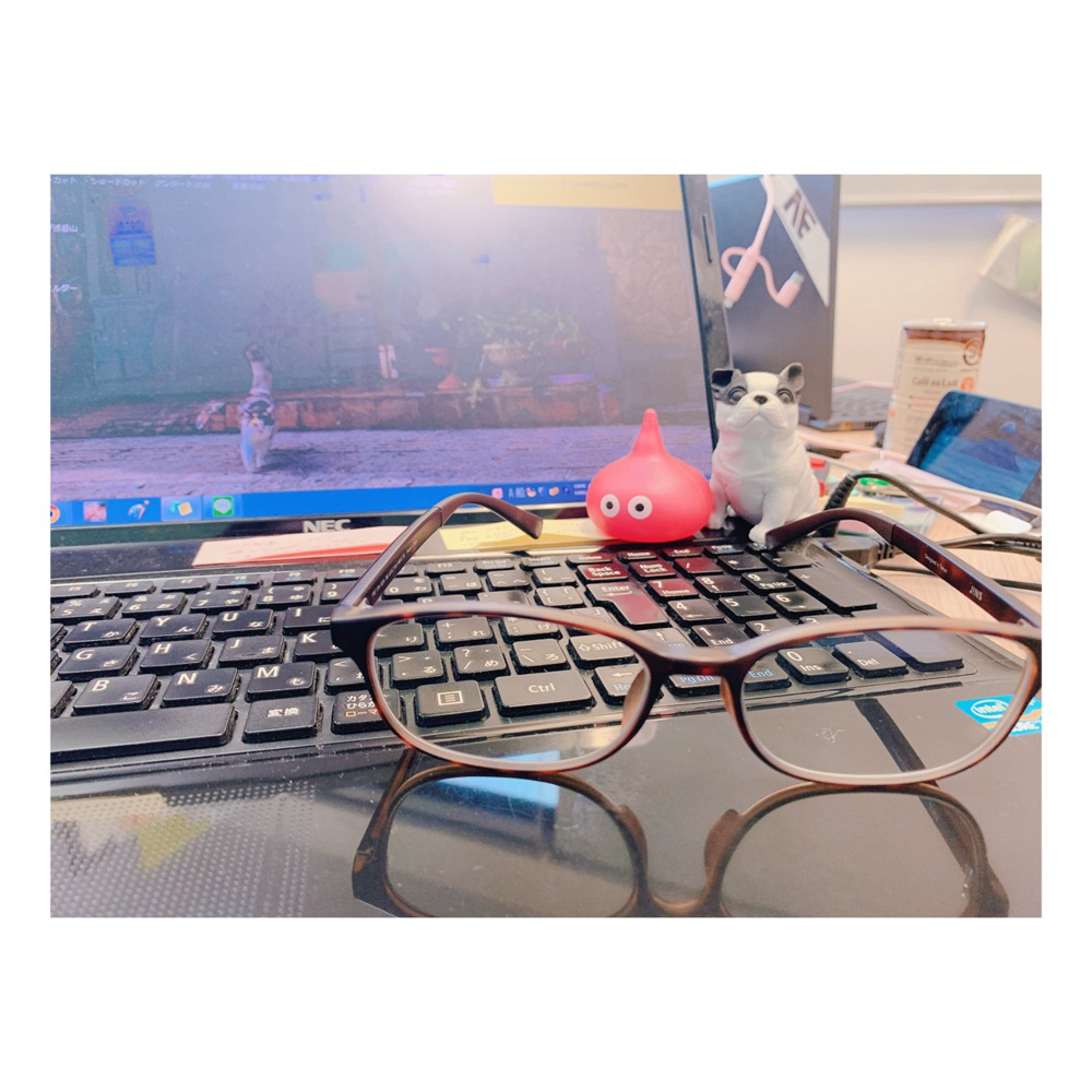 インスタup用動画編集とメガネ（ブルーライトカット）とわたしの画像