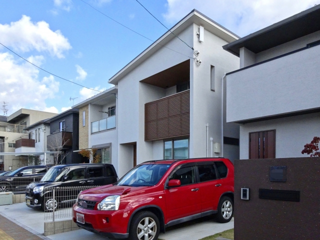 一戸建て住宅に駐車場をつくるメリットは？必要なスペースはどれくらい？の画像