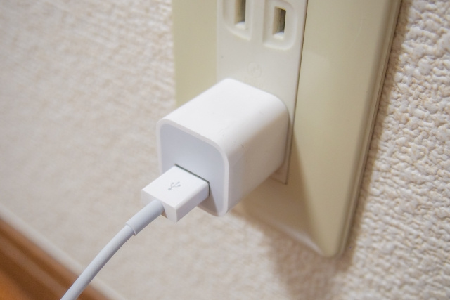 賃貸でコンセントが足りないとき　解決策とケアすべきポイントは？