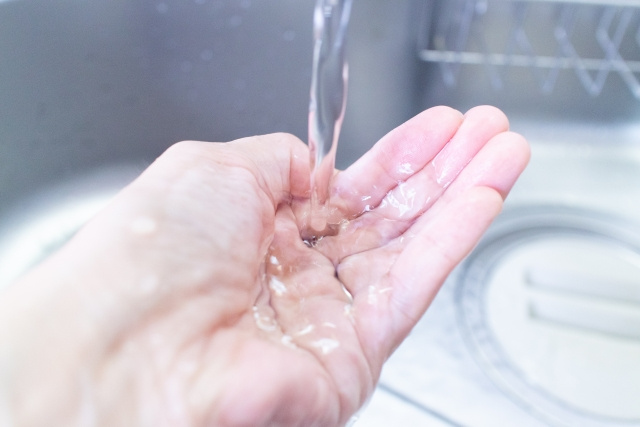 賃貸物件の水道から赤錆が出た際の原因はなに？対処法はあるの？の画像