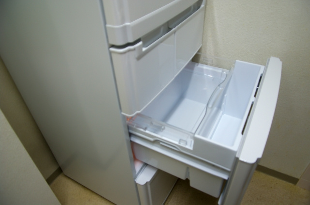 賃貸マンションに住むなら…冷蔵庫の下にマットを敷くべき？の画像