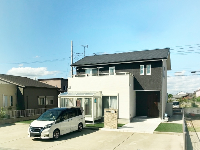 「車持っていないけれど」戸建てに駐車場は必要？