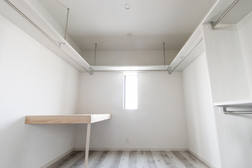 賃貸物件でも見かけるウォークインクローゼットとは？メリット・デメリットとは？