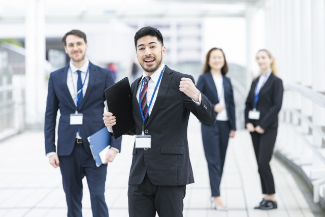 外国人を雇用する場合の就業規則！内容や作成する際の注意点とはの画像