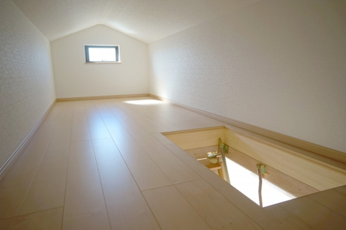 戸建てで人気のオプション設備～屋根裏収納～