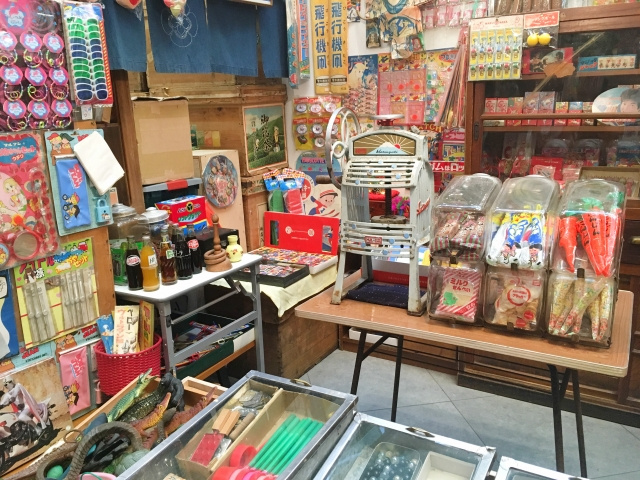恵比寿にあるおすすめ店「えびす駄菓子バー」とは？口コミや評判は？