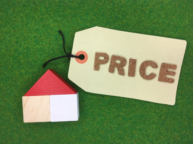 不動産を売却するタイミングはいつ頃が最適？税金面の違いは？