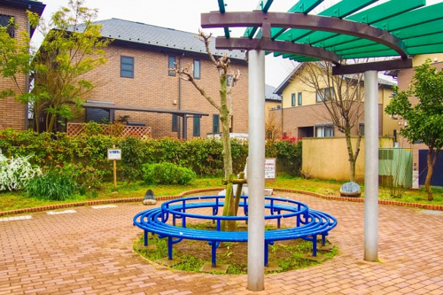 公園の横では快適な暮らしがかなう？公園横に家をもつメリットとデメリット