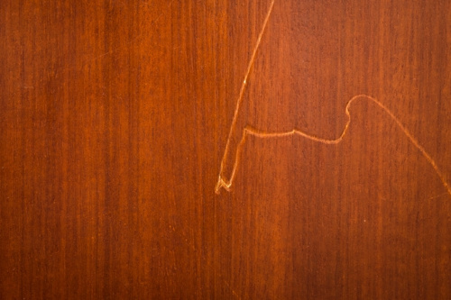 賃貸物件のフローリングに傷が！防止策や補修費用について紹介