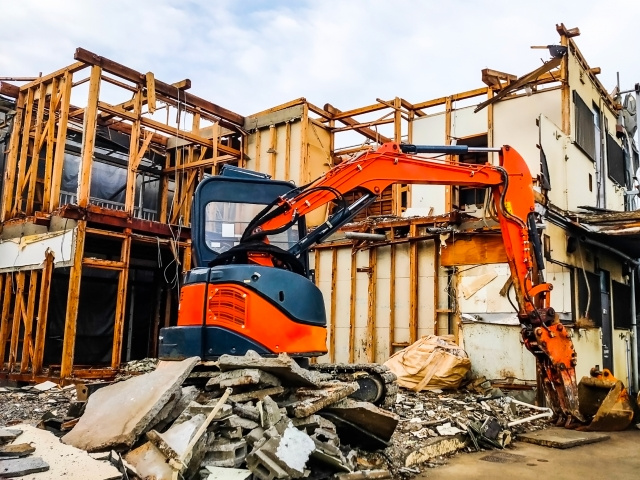 不動産・建物を取り壊すとなったら？解体費用の相場と安く抑える方法