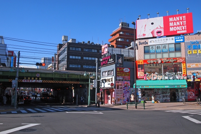 文化と利便性の街！住みやすさと魅力を感じる「新大久保駅周辺」の画像