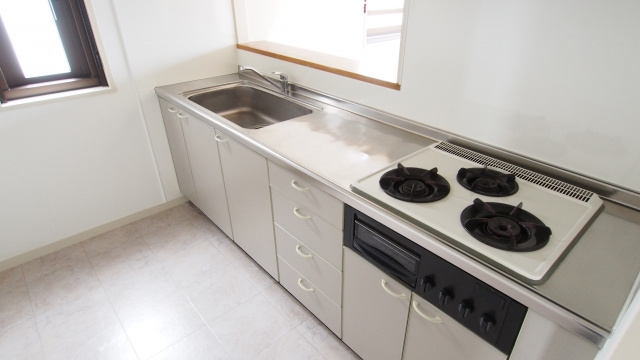 戸建て住宅でキッチンにこだわりたいなら！火気使用室の内装制限緩和について知ろうの画像