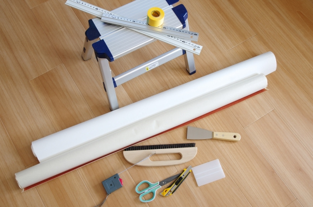 敷金なし賃貸でクロス貼り替え費用を請求されるケースとは？計算方法も紹介