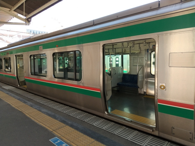 賃貸物件の最寄り駅に「各駅停車」しか停まらない場合のメリットとデメリットとは？の画像