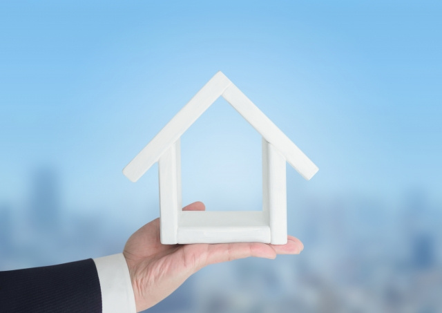 住みながら不動産を売却するコツと注意点は？の画像