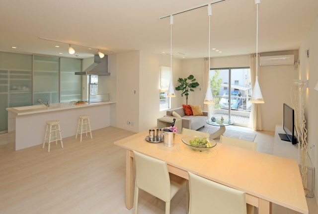 戸建ての2階にリビングを検討している人必見！2階のリビングのメリットや注意点の画像