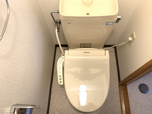 温水洗浄機能付便座への交換の画像