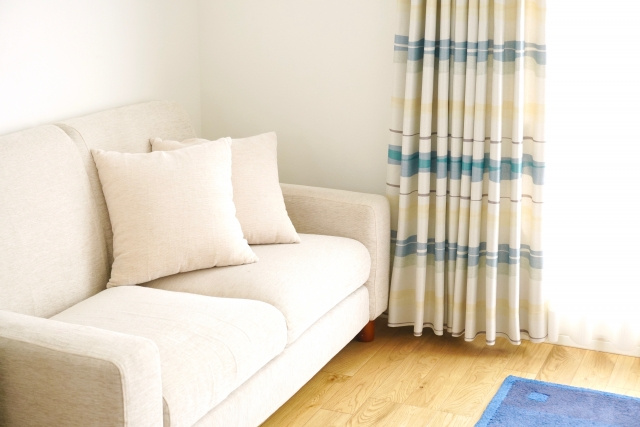 狭い賃貸物件でもソファを置きたい！空間を上手に活用するには？の画像