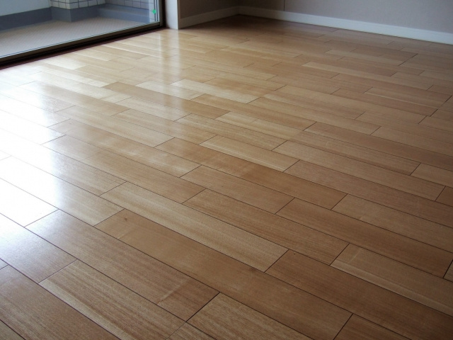 賃貸物件でフローリングのカビが気になる方必見！掃除方法や対策をご紹介！の画像