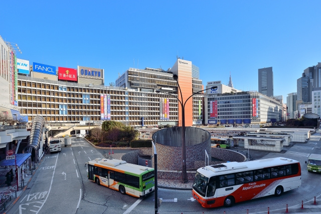新宿駅周辺を巡るコミュニティ交通バス「新宿WEバス」を上手に活用しよう！の画像