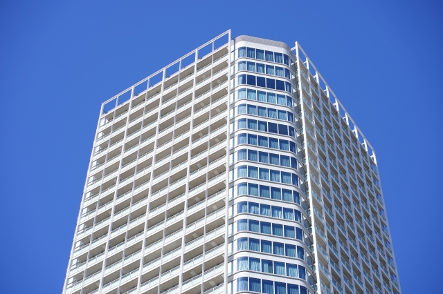 マンション最上階の不動産を売却する際の資産価値と注意点を解説