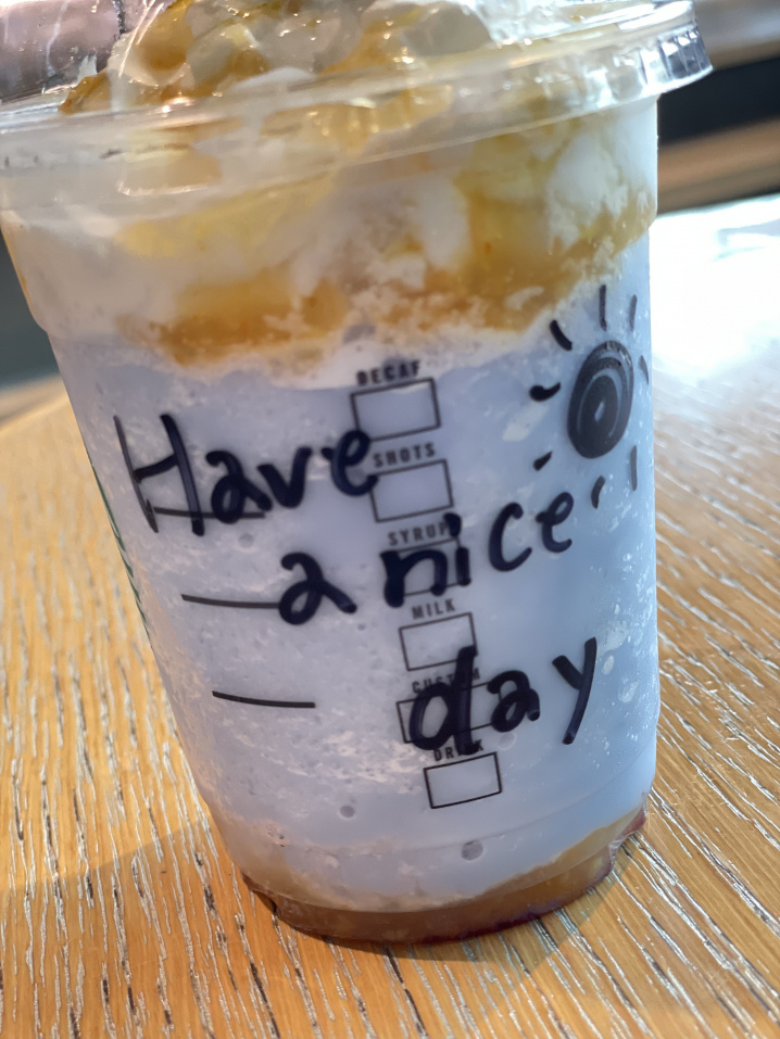 地域限定！　神奈川サマーブルークリームフラペチーノ(^^)の画像