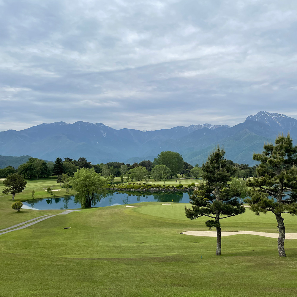 キャンピングカーでゴルフ旅の画像