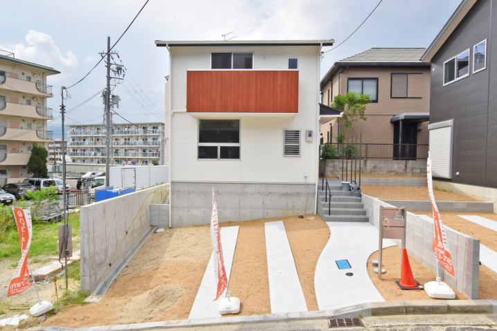 【現場進捗】西宮市一里山町新築戸建｜外構が完成しました。の画像