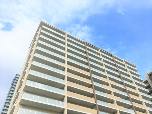 賃貸物件の部屋選びで最上階という階数を選ぶことのメリットと注意点とは？の画像