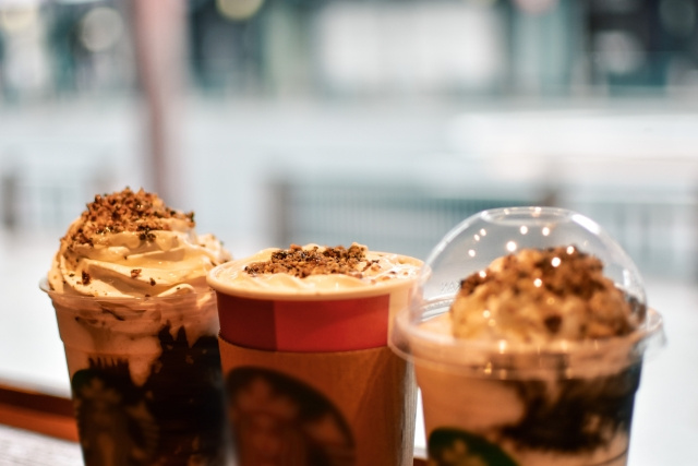 ス●バのフラペチーノの飲み方の画像