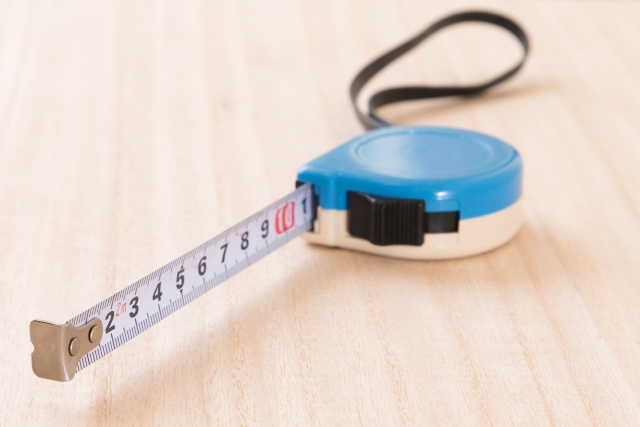 ダイニングテーブルを置くスペースに問題はないか確認する