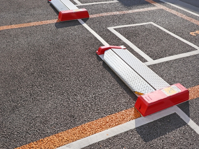 不動産売却に役立つ基礎知識！駐車場用地を売る方法や注意点を解説