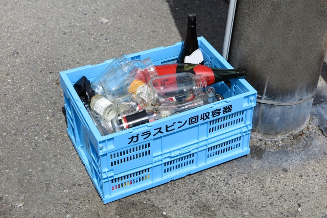 賃貸物件でガラスをゴミ捨てするときはどうするべき？方法や注意点についての画像