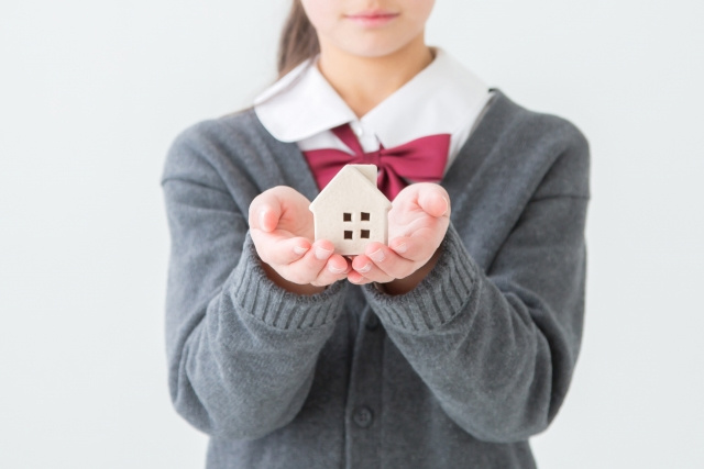 未成年でも不動産は売却できる？売却するための方法と注意点を解説