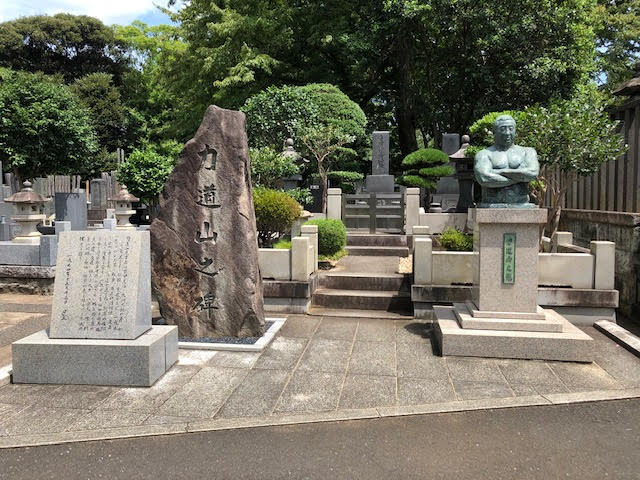 お墓参りの画像