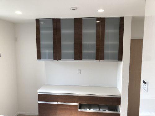 カップボードの取付の画像